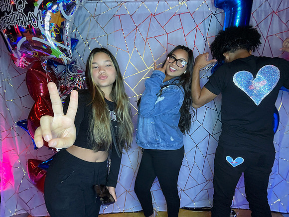 2023-10-08_190530623